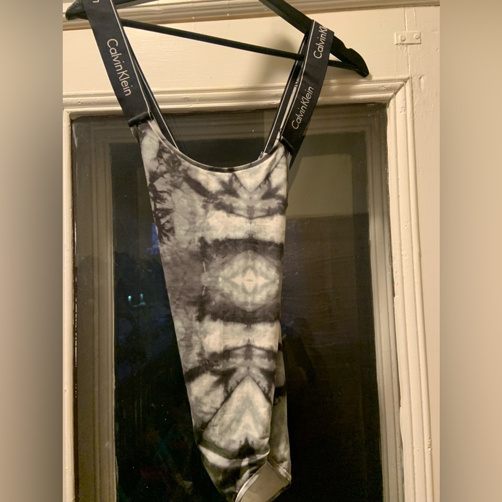 CALVIN KLEIN MARBLE BODYSUIT SIZE S